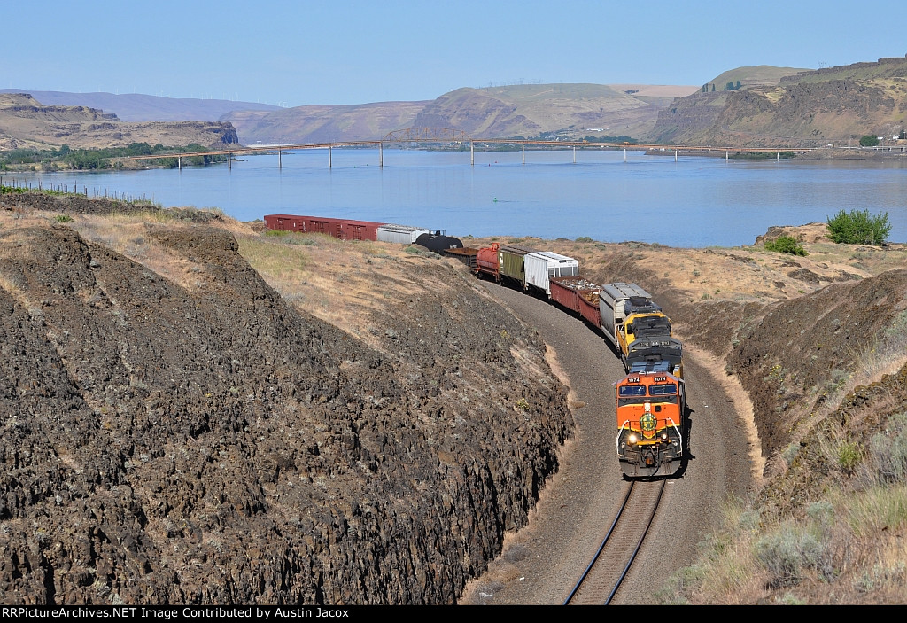 BNSF 1074